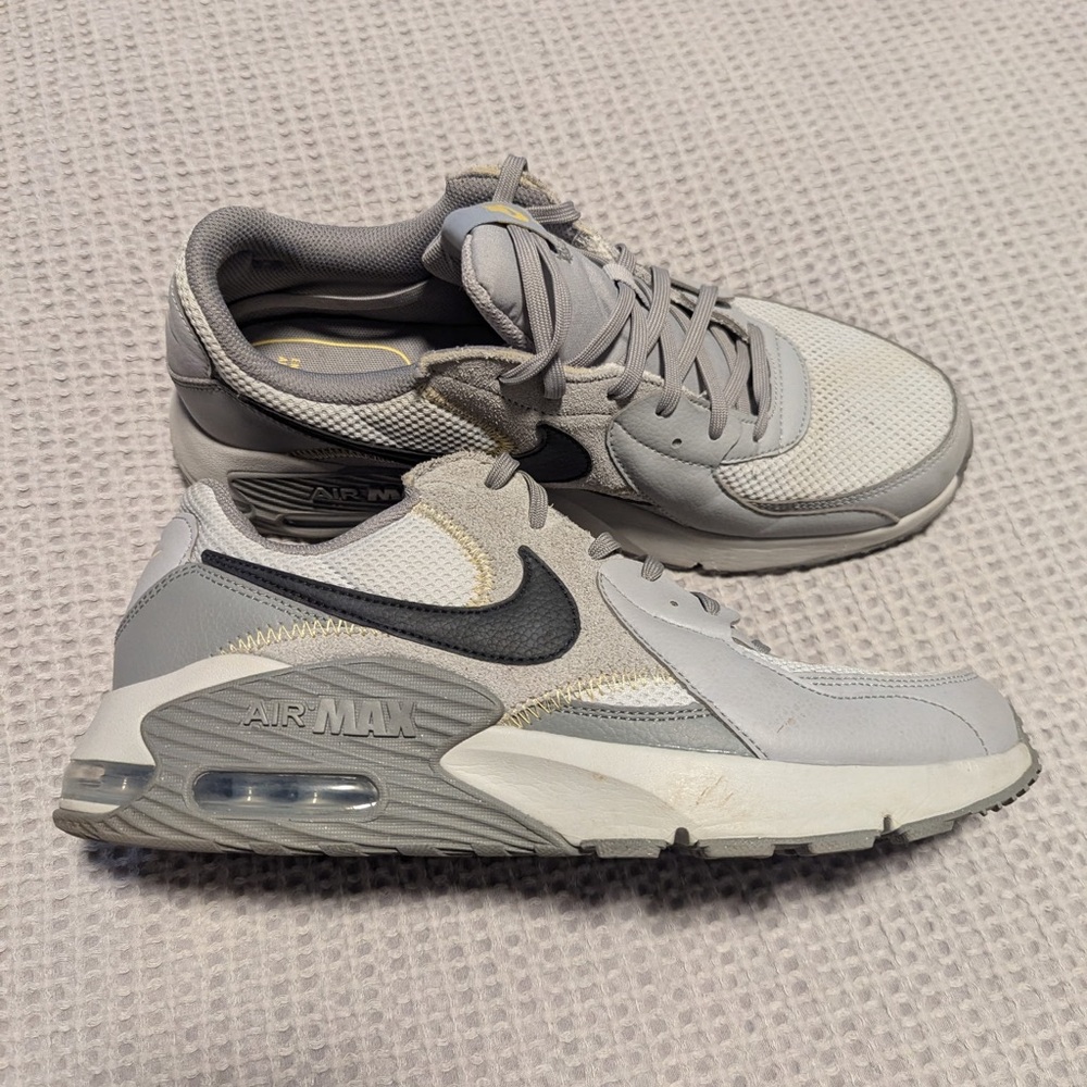 Nike Air Max Men's Light Gray and Black Sneakers - Picture 3 of 3
